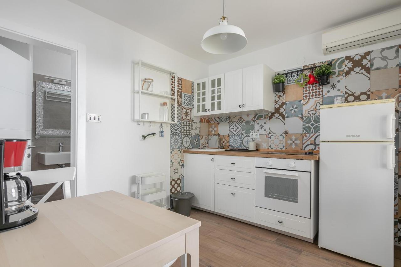La Casa Di Nonno Leilighet Milna  Eksteriør bilde
